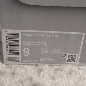 Nike WMNS Air Force 1 '07 in White Worn One Time